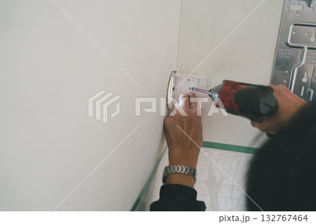 installation of an air conditioner 132767464