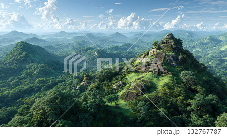 山頂に作られた古代遺跡のイメージ風景 132767787