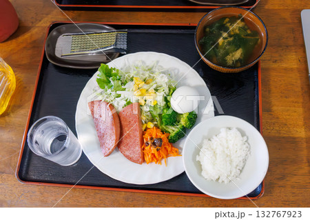 ハムステーキ等の美味しい朝食。座間味島座間味港 沖縄県島尻郡慶良間諸島-2025 ハムステーキ等の美味しい朝食。座間味島座間味港 沖縄県島尻郡慶良間諸島-2025 132767923