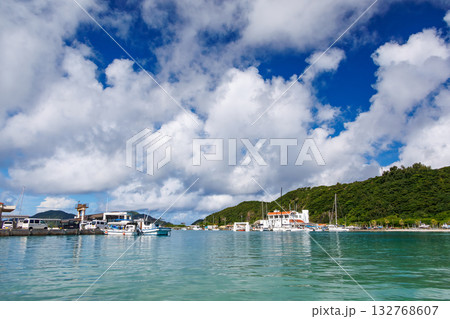 座間味港の風景。素敵なイラストが多数ある。座間味島座間味港 沖縄県島尻郡慶良間諸島-2025  132768607