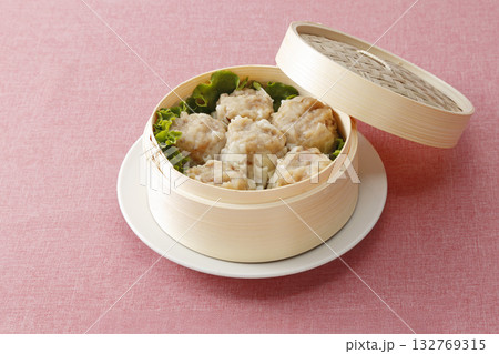 肉焼売のセイロ蒸し　蓋あり 132769315