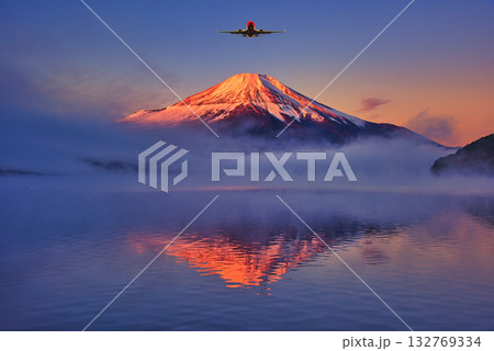 世界遺産・富士山の美しい絶景 132769334