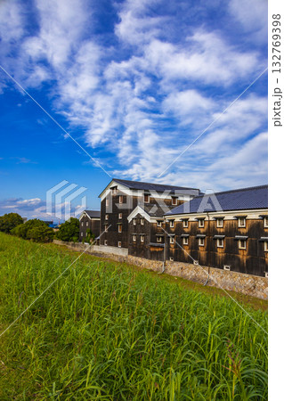 京都伏見の酒蔵 132769398