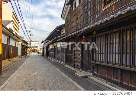 京都伏見の酒蔵 132769404