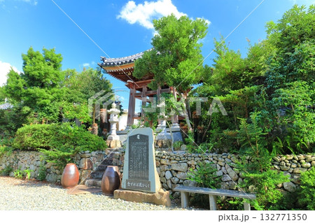 【長崎県】晴天の大宝寺（五島列島　福江島） 132771350