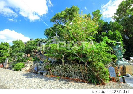 【長崎県】晴天の大宝寺（五島列島　福江島） 132771351