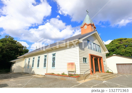 【長崎県】晴天のカトリック貝津教会（五島列島　福江島） 132771363