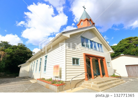 【長崎県】晴天のカトリック貝津教会（五島列島　福江島） 132771365