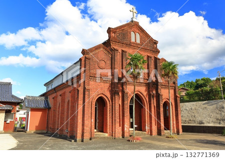 【長崎県】晴天のカトリック楠原教会（五島列島　福江島） 132771369