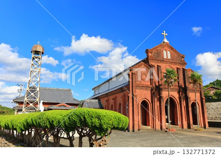 【長崎県】晴天のカトリック楠原教会(五島列島 福江島) 【長崎県】晴天のカトリック楠原教会(五島列島 福江島) 132771372