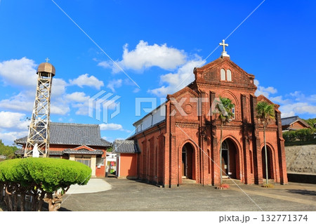 【長崎県】晴天のカトリック楠原教会（五島列島　福江島） 132771374