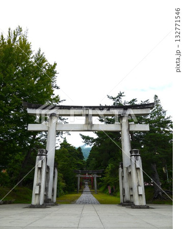 岩木山神社の鳥居 132771546