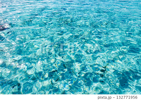 座間味島の無人島渡し船。安室島、嘉比島、安慶名敷島へゆける。座間味島座間味港 沖縄県島尻郡慶良間諸島 132771956