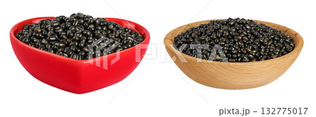 Black bean or Urad dal, black gram, vigna mungo in ceramic and wooden bowl isolated on the white background Black bean or Urad dal, black gram, vigna mungo in ceramic and wooden bowl isolated on the white background 132775017