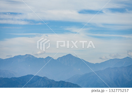 秋の茶臼山高原(愛知県)スカイガーデンからの眺望 秋の茶臼山高原(愛知県)スカイガーデンからの眺望 132775257