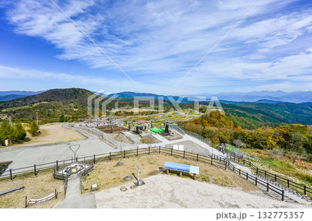 茶臼山高原（愛知県）の秋景色 132775357