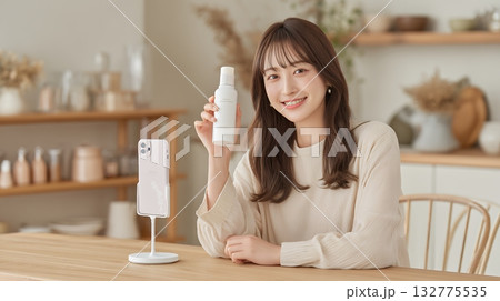 動画撮影するインフルエンサー 動画撮影するインフルエンサー 132775535