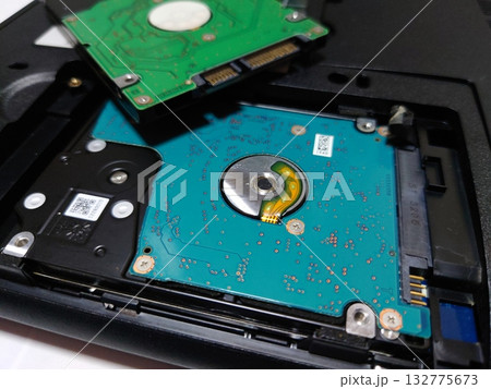 ノートパソコン ハードディスクが故障したので交換 ノートパソコン ハードディスクが故障したので交換 132775673