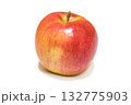 りんご 132775903