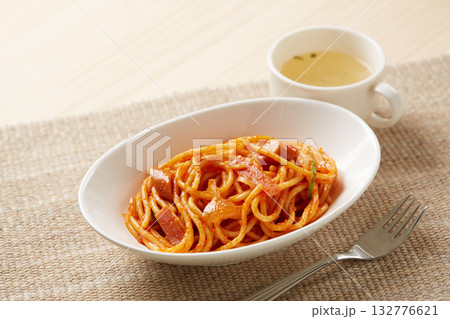 シンプルなナポリタン シンプルなナポリタン 132776621