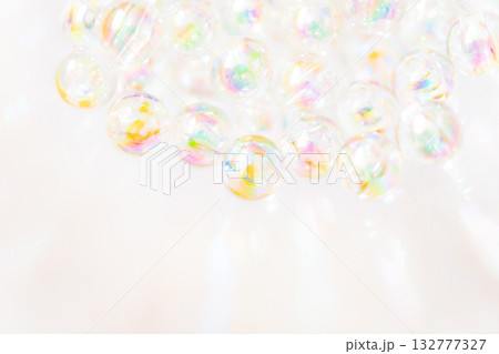 ガラス玉・キラキラ 背景素材 132777327