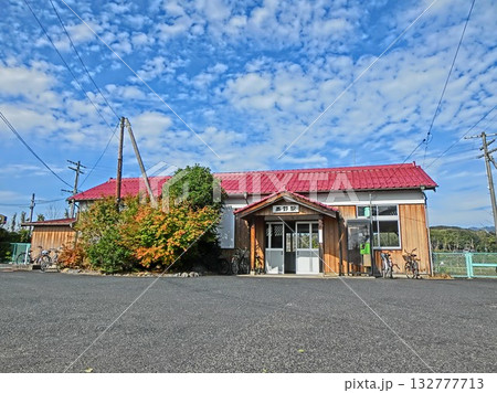 岡山県津山市JR因美線 高野駅駅舎全景 岡山県津山市JR因美線 高野駅駅舎全景 132777713