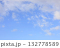青空に浮かぶ雲 132778589