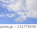 青空に浮かぶ雲 132778590