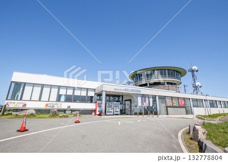 秋田県男鹿市 寒風山回転展望台 秋田県男鹿市 寒風山回転展望台 132778804