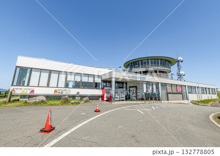 秋田県男鹿市　寒風山回転展望台 132778805