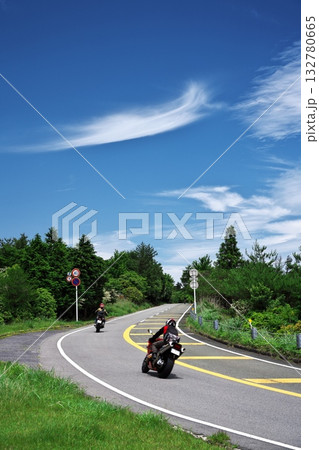 青空の青山高原にてバイクツーリング 青空の青山高原にてバイクツーリング 132780665