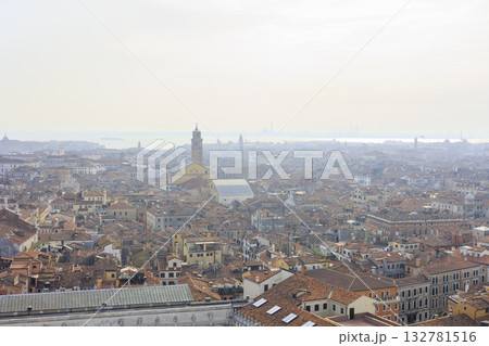 ベネチアの市街 132781516
