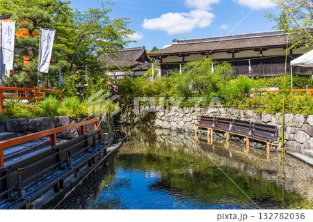 日本の京都の下鴨神社の風景 132782036