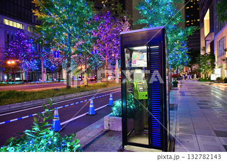 夜の電話ボックス 夜の電話ボックス 132782143
