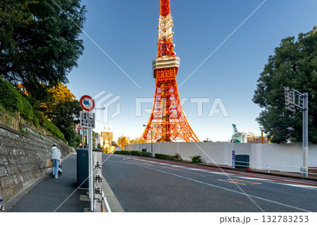東京都港区芝公園三丁目の永井坂 132783253