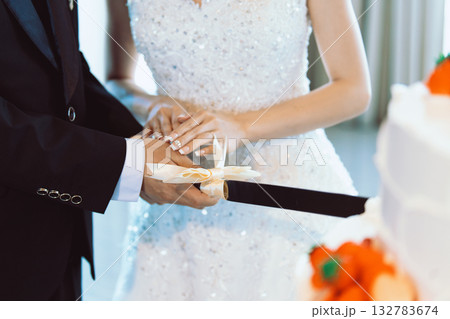 ウェディング 披露宴 ケーキカット ウェディング 披露宴 ケーキカット 132783674