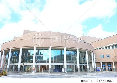 三重県津市、三重県文化会館の風景 132784001