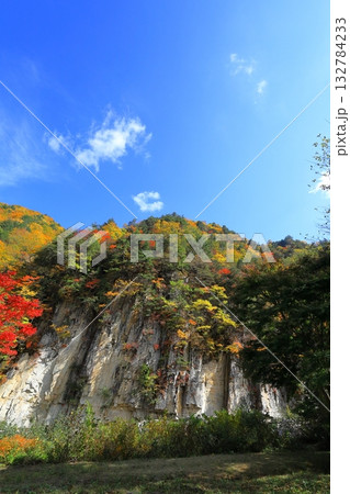 紅葉する屏風岩/福島県南会津郡 南会津町 紅葉する屏風岩/福島県南会津郡 南会津町 132784233