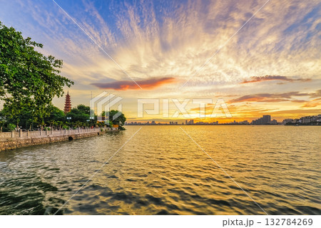West Lake Sunset, Hanoi 132784269