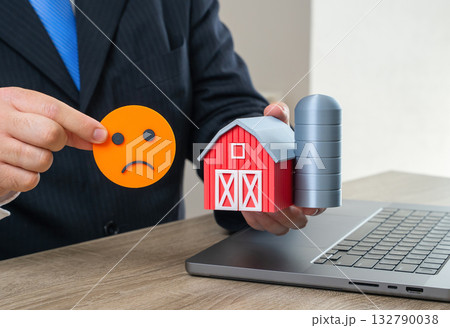 Worsening conditions for farms and agribusiness. Bad news. Falling profitability. Droughts and weather risks. High fertilizer prices. Lack of labor. Market instability. Decline of rural development. Worsening conditions for farms and agribusiness. Bad news. Falling profitability. Droughts and weather risks. High fertilizer prices. Lack of labor. Market instability. Decline of rural development. 132790038