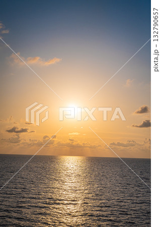 日本海 フェリーの上の風景 日本海 フェリーの上の風景 132790657