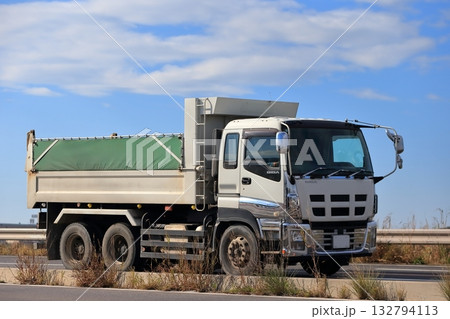 ダンプトラック　イメージ 132794113