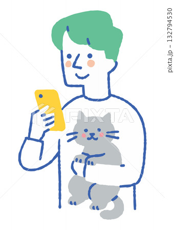 猫を抱いてスマホを見る男性_色 132794530