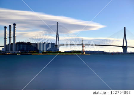 横浜市 鶴見線 海芝浦駅から見た工場地帯 長秒撮影 横浜市 鶴見線 海芝浦駅から見た工場地帯 長秒撮影 132794892