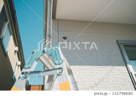 installation of an air conditioner installation of an air conditioner 132796680
