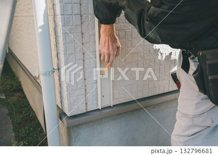 installation of an air conditioner 132796681