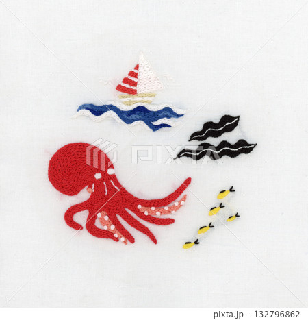 タコとヨットと昆布と小魚の刺繍 タコとヨットと昆布と小魚の刺繍 132796862