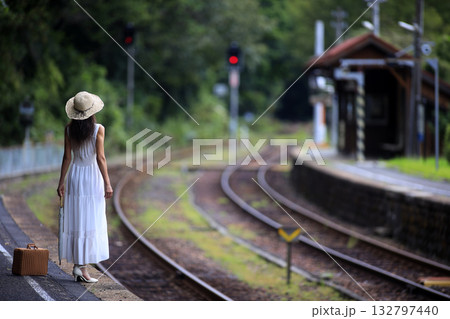 山間の駅 132797440