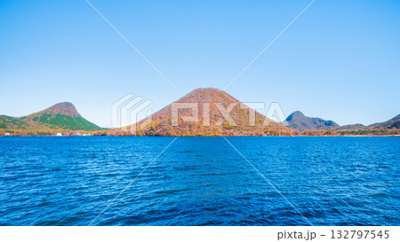 榛名山・榛名湖・烏帽子ヶ岳・榛名富士・榛名旭岳（秋） 132797545