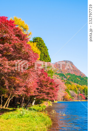 榛名山・榛名湖・烏帽子ヶ岳(秋) 榛名山・榛名湖・烏帽子ヶ岳(秋) 132797719